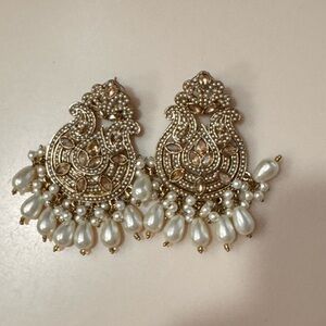 Elegant Gold and Pearl Earrings